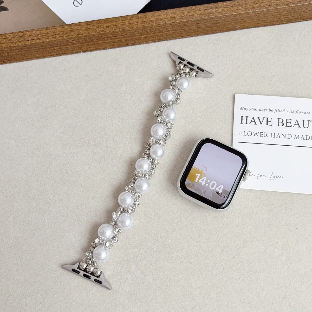 Exquisite French-style IWatch 10 Strap With Sparkling Diamond And Pearl Bracelet