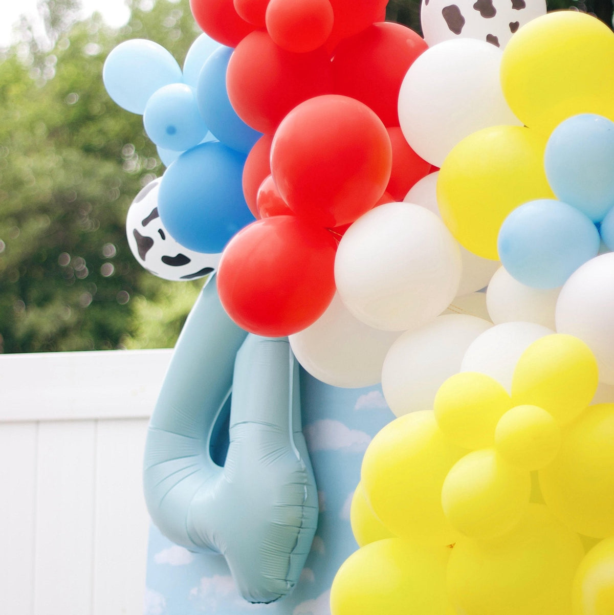 Western Balloon Garland Kit