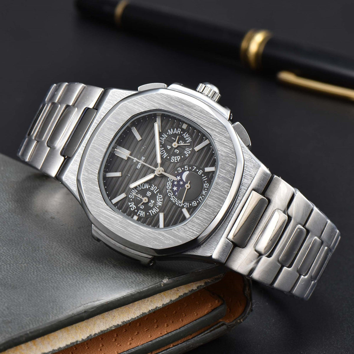 Fashionable Six-Prong Steel-Strap Business-Style Nautilus Mens Watch