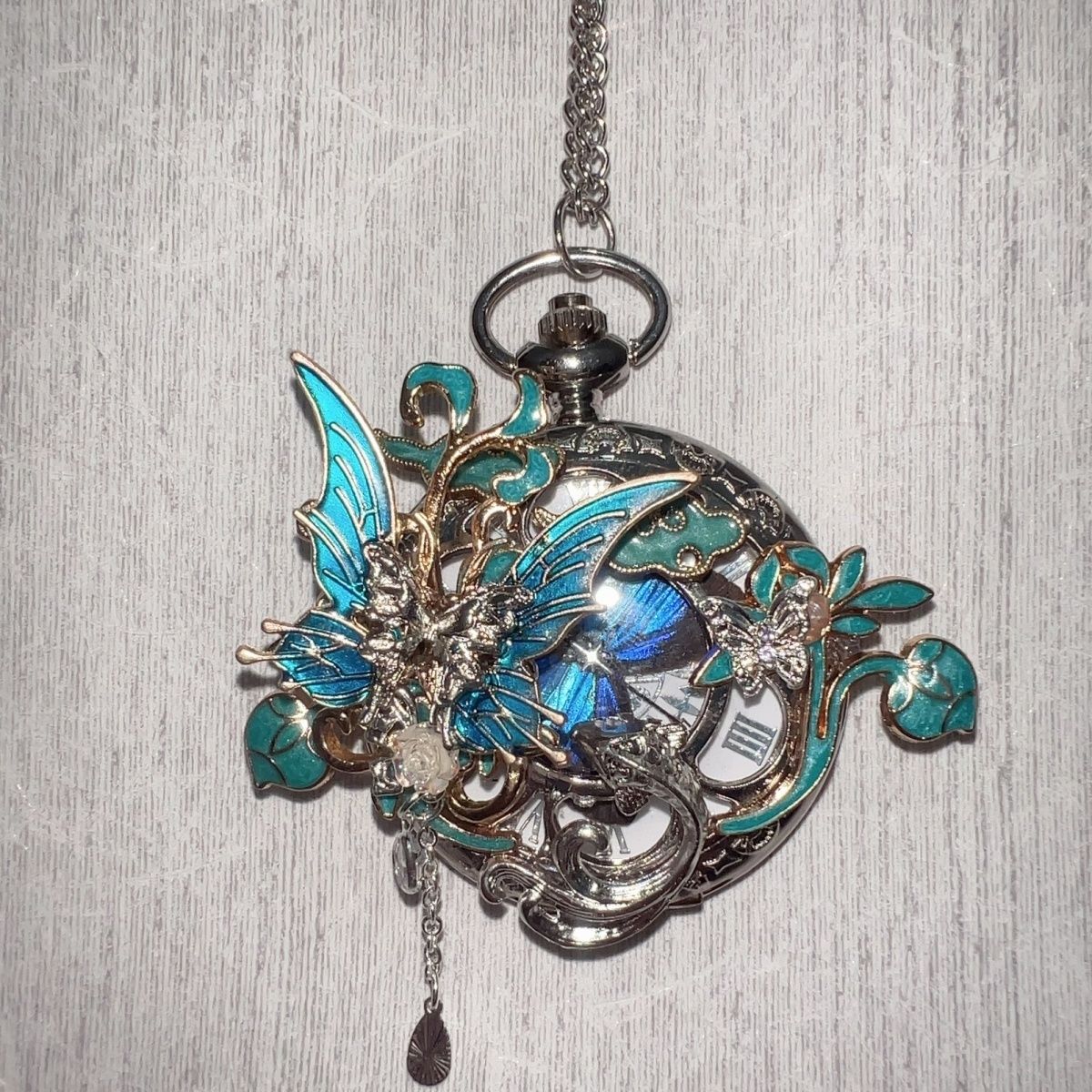 A Customizable Butterfly Gift For A Dazzling New Chinese-style Feather Pocket Watch